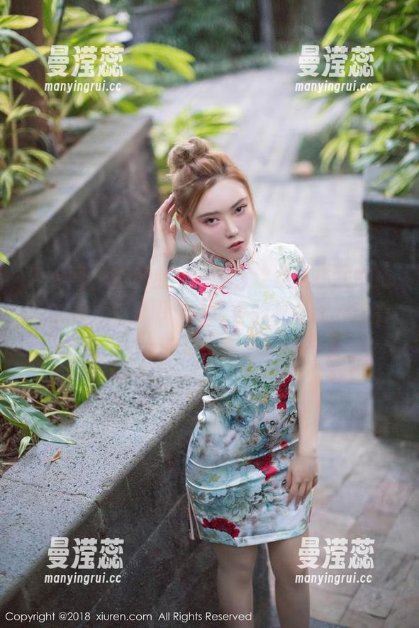 秀人网-蛋蛋宝 秀人网 - 蛋蛋宝的原图,这条丝袜居然成了主题,心里想:难道真的只是因为它看上去吸引人吗?