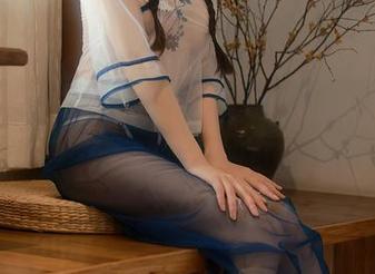 秀人网 – 无圣光的颜浅浅Cindy，图集中女王的气势如虹。
