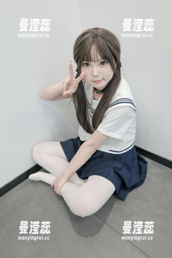 一起来看看紧急企划的JK白丝图集，腿控们会哭吗？