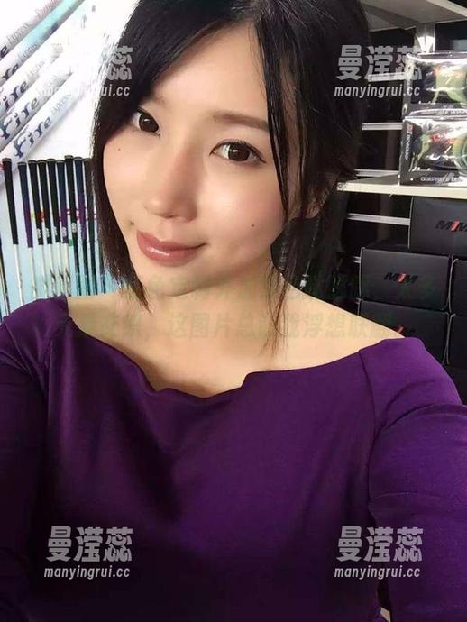 微密圈 - 红色定制外加紫色哒豚豚，太多元素交织，这图片总让我浮想联翩。