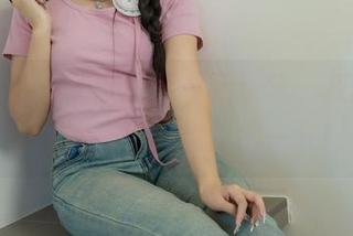 绮梦摄影 – 子涵的写真新玩法，灰丝配动作，来，来，免费拍一下！