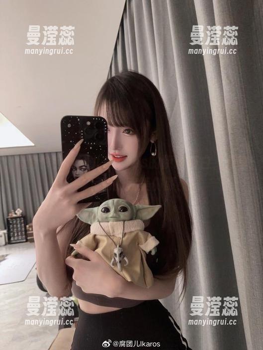 高清体会腐团儿Ikaros的伊丽莎白，分享一下她的完美侧颜！