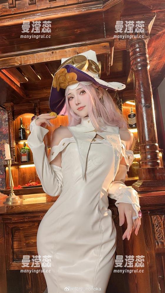 花兮_honoka的高跟鞋梦想，cos成了“蜡笔小新”的不正式选手