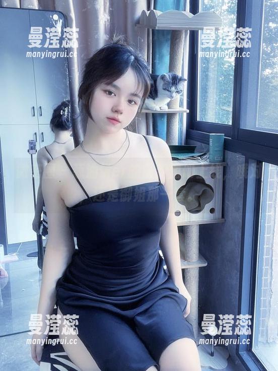 微密圈 - 葱油饼er的最新图册上线，哦对，还是御姐那一套。