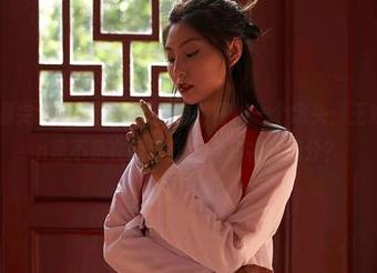 蜜桃社 – 看完这些原图，心里突然冒出一个念头：王婉悠Queen是不是在暗示我需要多补充糖分？