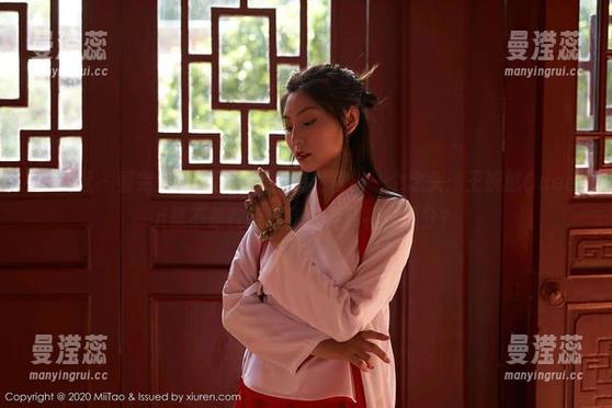 蜜桃社-王婉悠Queen 蜜桃社 - 看完这些原图,心里突然冒出一个念头:王婉悠Queen是不是在暗示我需要多补充糖分?