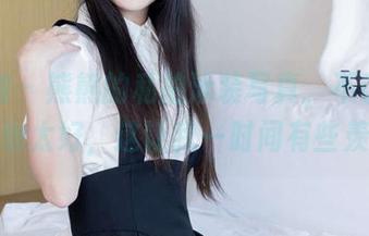 袜啵啵 – 熊熊的私拍泳装写真，不说了，意境也太好，这让我一时间有些羡慕。
