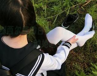 在线目测西尔酱的白丝jk作品，等下这是真的她吗？