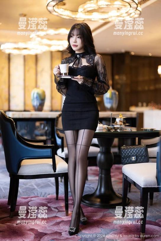 语画界 - 红海滩与林乐一，高清图片传达的浪漫不需要多说