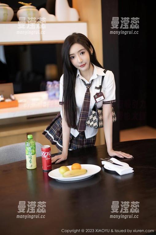 语画界 - 白丝好像一下子变得更有吸引力了，特别是在言沫的美图里。免费也太划算了吧？