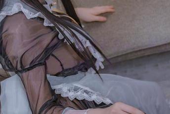 新鲜出炉的美图：看起司块wii把白枪泳装穿出新高度！