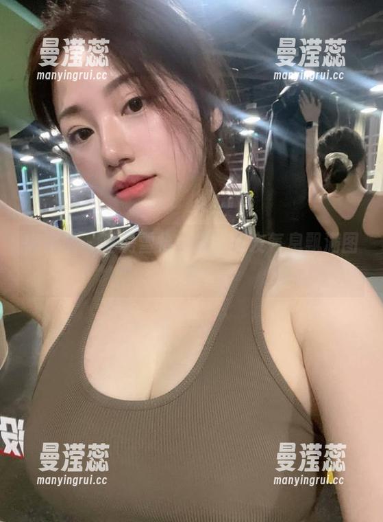 微密圈 - 私房雪怡妹纸，女友气息飘满图包
