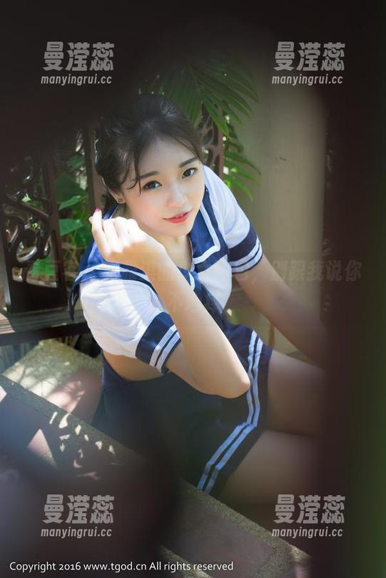 青豆客 - 莫雅淇的少女图包，别跟我说你不心痒