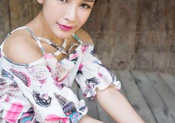 魅妍社 – 刘钰儿与水手服，听着都觉得有海的气息，图库分享的每一张都像是波浪轻轻拍打。
