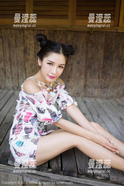 魅妍社 - 刘钰儿与水手服，听着都觉得有海的气息，图库分享的每一张都像是波浪轻轻拍打。
