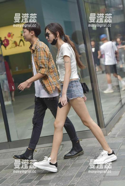 魔镜街拍 - 午后私拍，灰裙OL婷婷的图集，不知道该看哪儿。