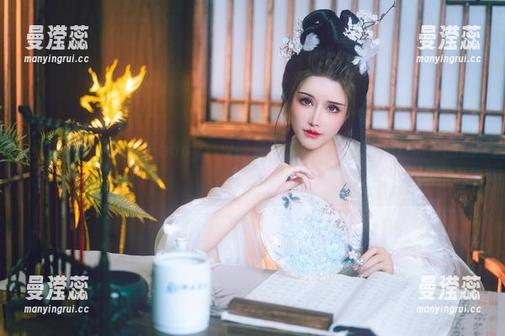 原图代表！鹿八岁baby，汉服造型烦恼少，多了一点历史的戏谑！