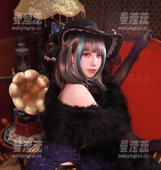 黑白御猫的私房图片：谁说校服不能有点猫味？